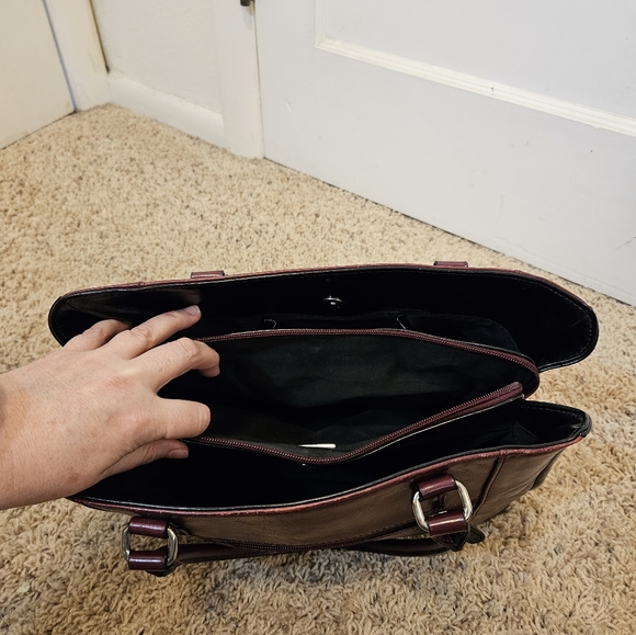 Vintage Giani Bernini red and black leather purse - Picture 10 of 11